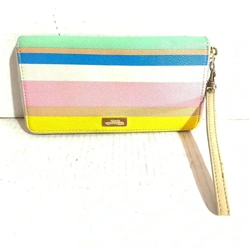 Kate spade saffiano leather wallet / wristlet